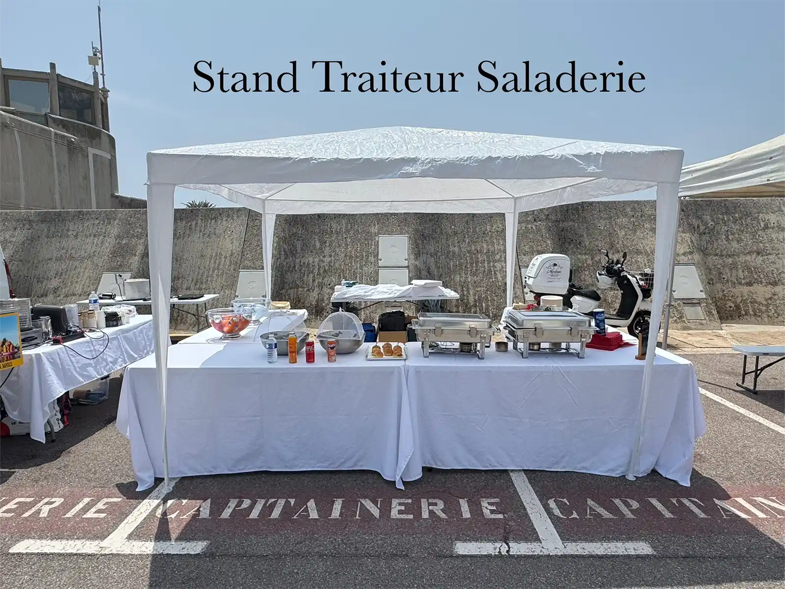 Stand traiteur saladerie à la capitainerie de Cap d'Ail